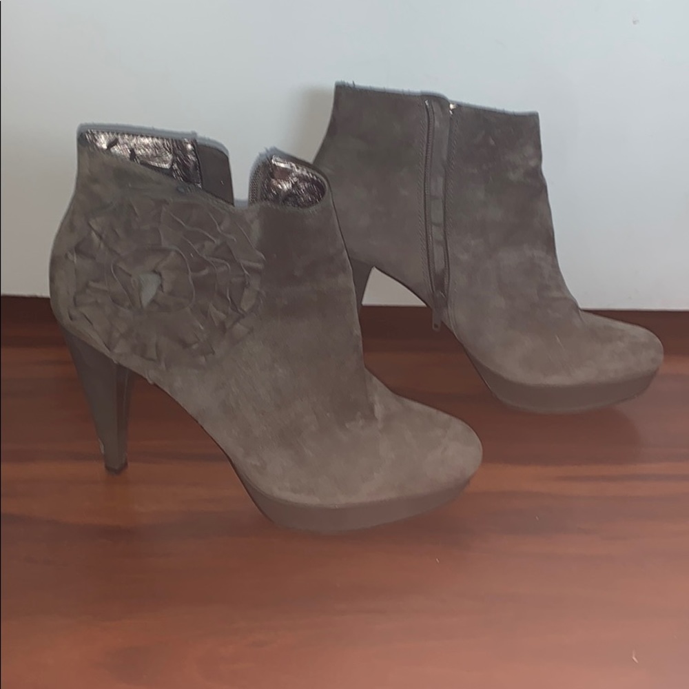 steve madden suede boots with a flower detail